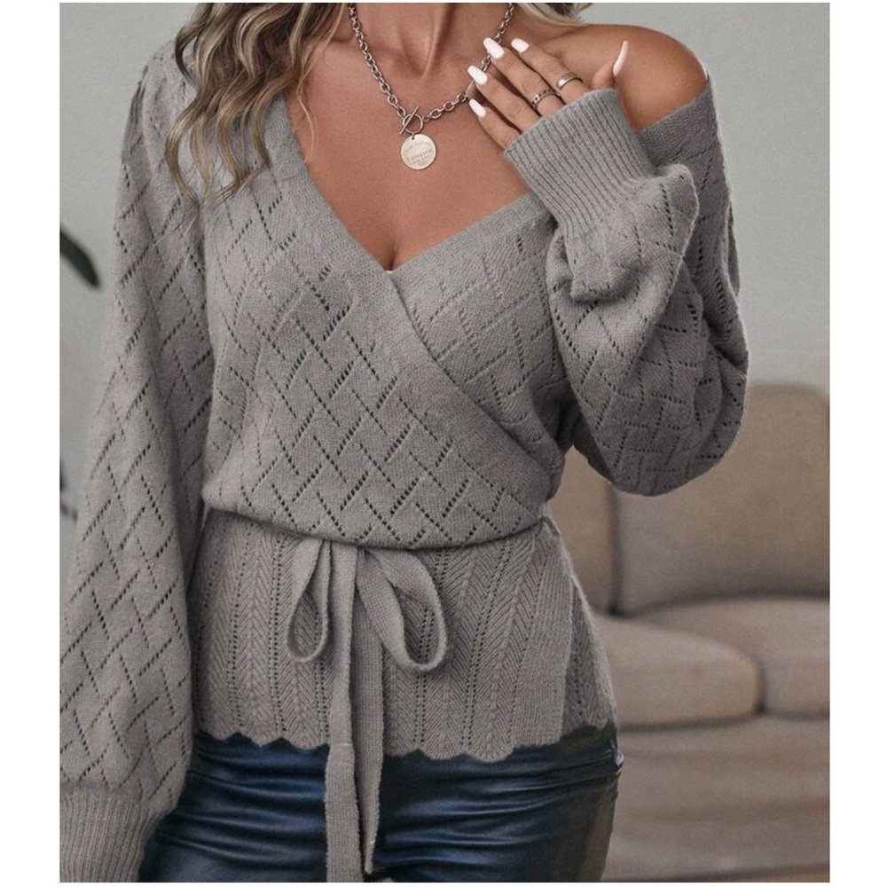 Cozy Scallop Hem Belted Sweater Top - Picture 6 of 9